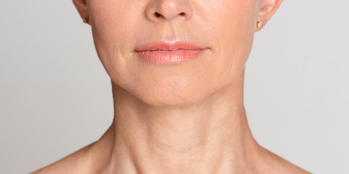 Il collo non mente: come le rughe parlano del tuo invecchiamento